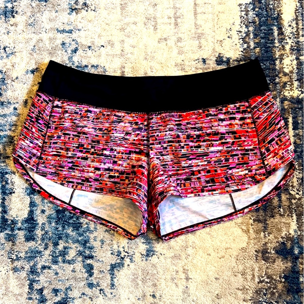 LIKE NEW Lululemon Speed Up Short *2.5” Size 10 In Flash Pleat Orange